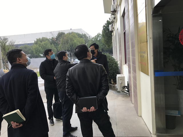 無錫市工信局副局長左保春一行走訪督導復工復產(chǎn)(圖1)